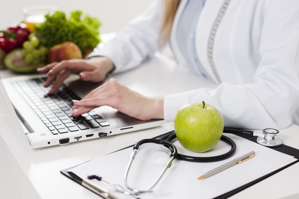 Weight Loss for Working Professionals: A Dietitian's Guide